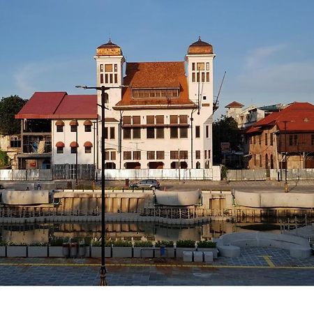 Hotel Dequr Jakarta Kota Екстер'єр фото