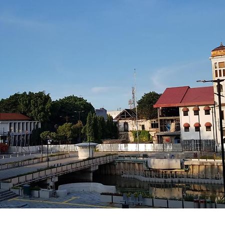 Hotel Dequr Jakarta Kota Екстер'єр фото