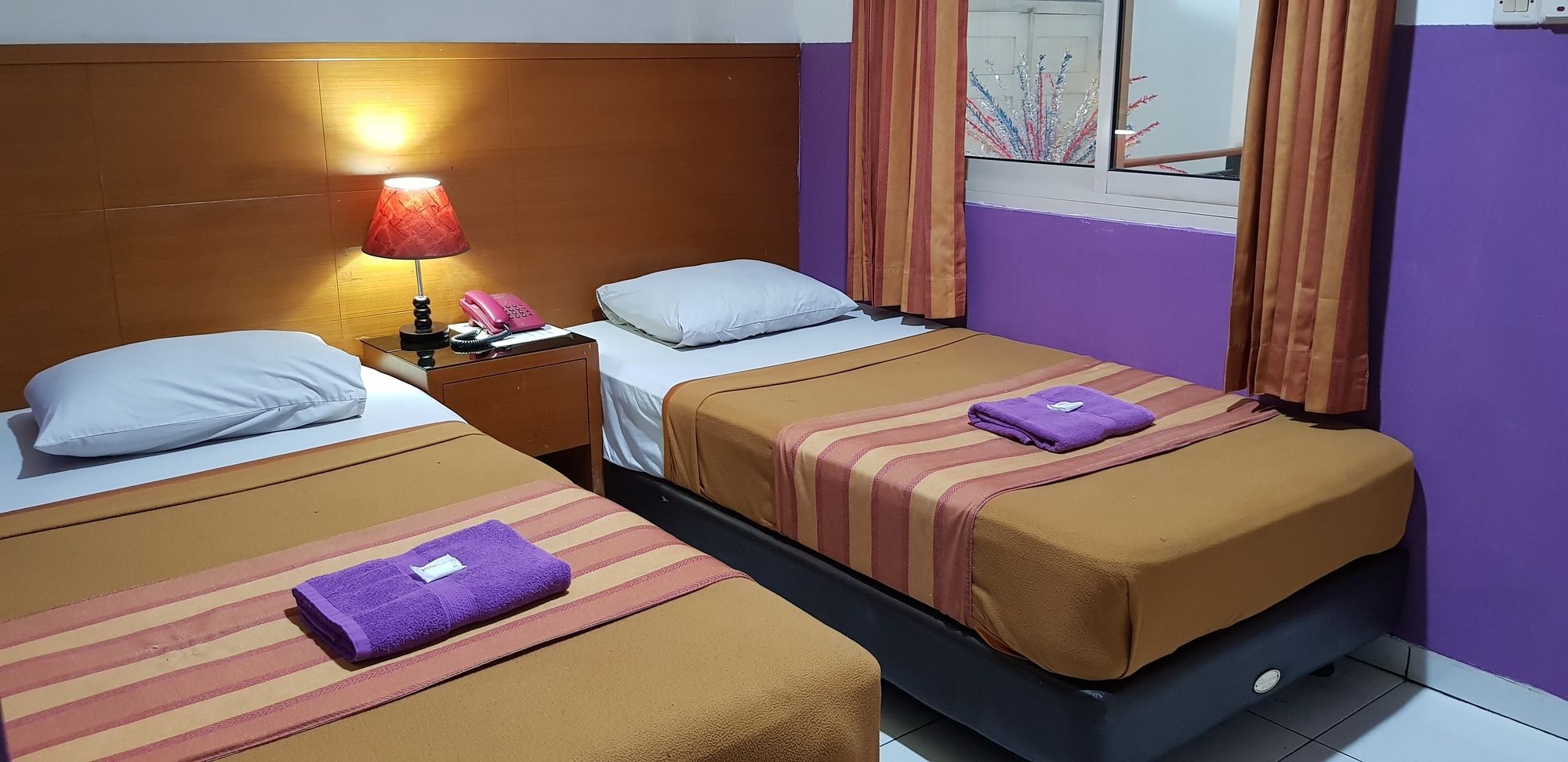 Hotel Dequr Jakarta Kota Екстер'єр фото