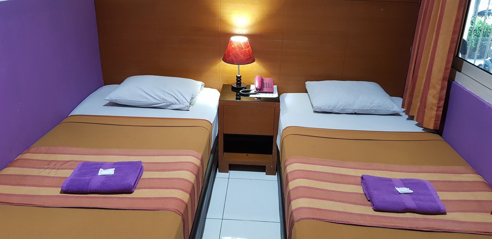 Hotel Dequr Jakarta Kota Екстер'єр фото