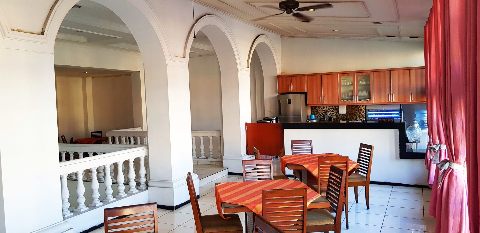 Hotel Dequr Jakarta Kota Екстер'єр фото